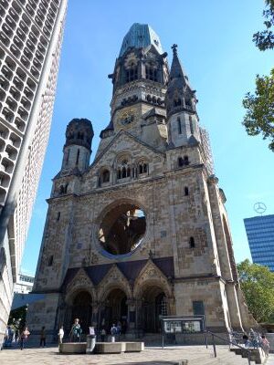 Foto de la Kaiser-Wilhelm-Gedächtniskirche, en Berlin.