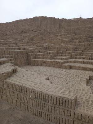 Foto de las ruinas de Huaca Pucllana en Lima.