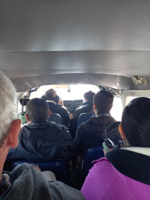 Foto del interior de la avioneta en la que sobrevolamos las líneas de Nazca, en Perú.